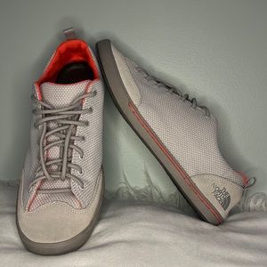 THE NORTH FACE BASE CAMP APPROACH WOMEN’S SHOES - SIZE 10 - GRAY/ORANGE